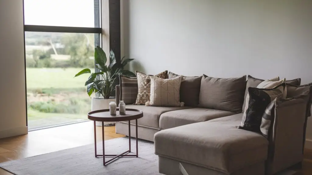 Functional Living Room Corner Ideas for Small Spaces